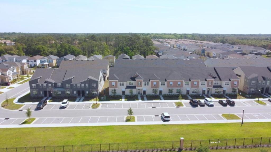 Beautiful Town Home With Splash Pool-1648Tpc Home كيسيمي المظهر الخارجي الصورة