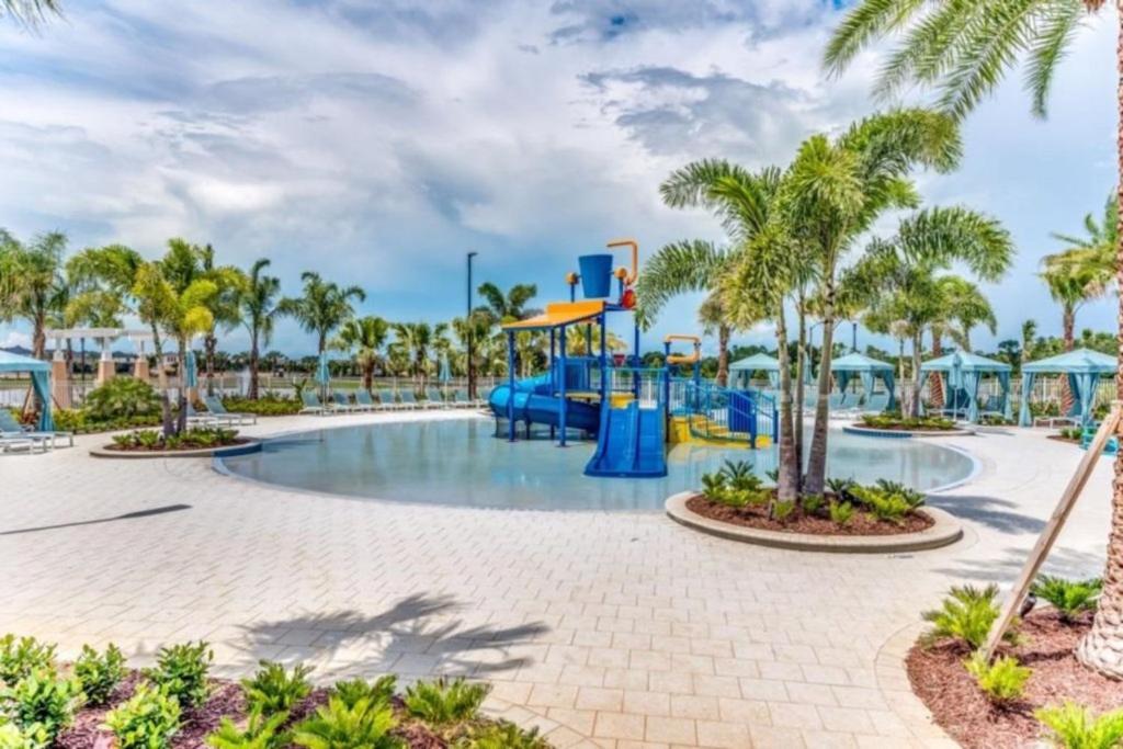 Beautiful Town Home With Splash Pool-1648Tpc Home كيسيمي المظهر الخارجي الصورة